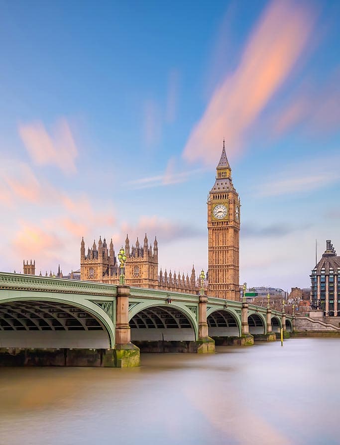 Iconic London landmarks with royal elegance and rich history